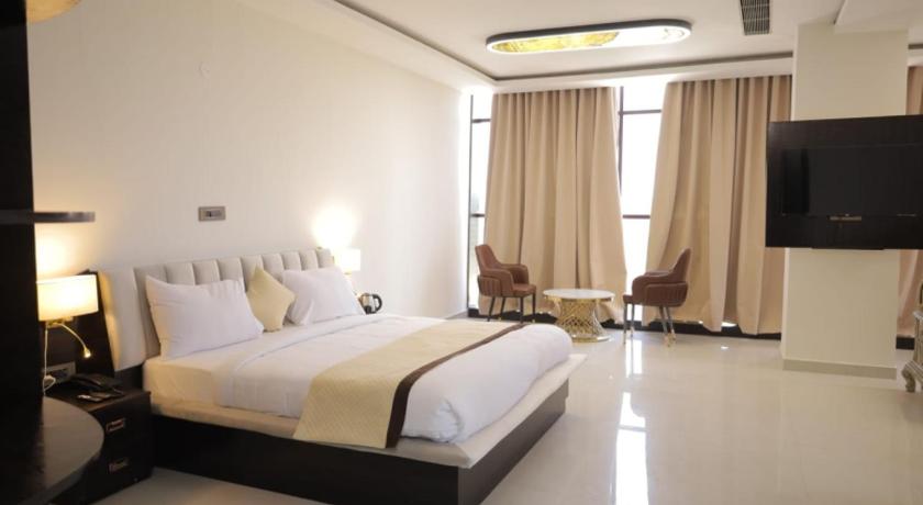 Hotel Capital - image 29