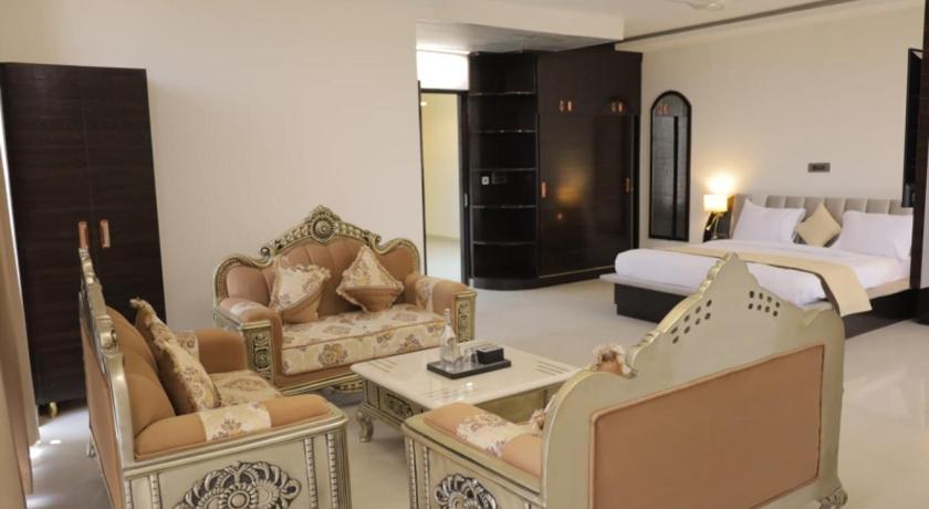 Hotel Capital - image 11