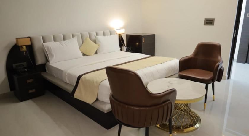 Hotel Capital - image 41