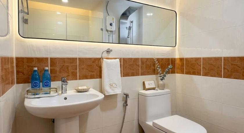 Image of Deluxe Double with Kitchenette & Balcony 2