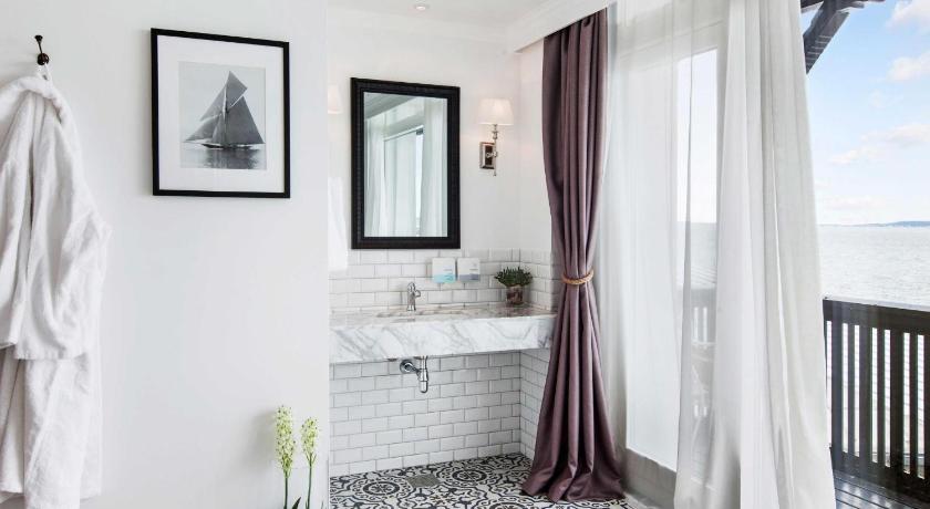 Image of Suite with Sea View without Spa Access 0