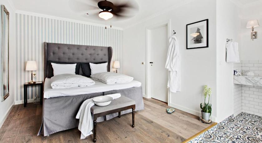 Image of Suite with Sea View without Spa Access 1