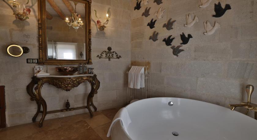 Immagine di King Cave Junior Suite 9