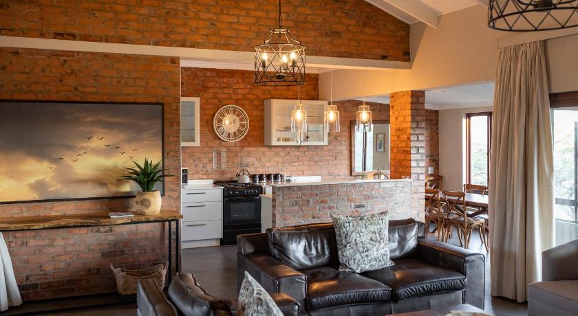 Image of Luxury Suite 11