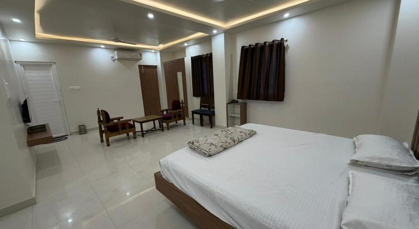 Aarunya Residency & Banquets - image 27