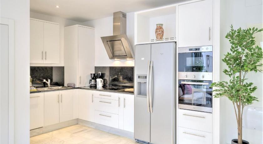 Lodge apartment in centre of Antwerp - image 11