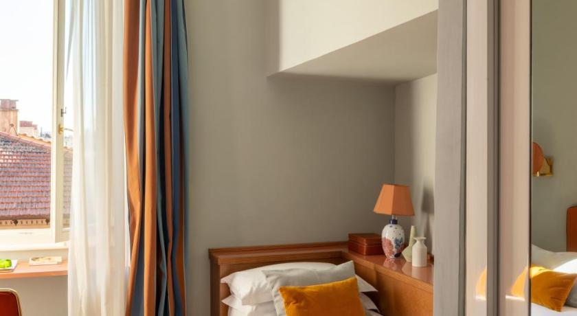 Image of Triple Room 16