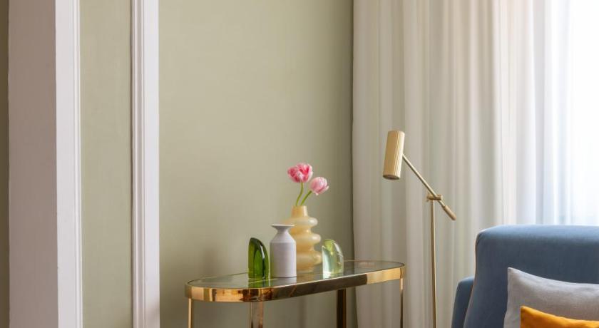 Image of Junior Suite 8