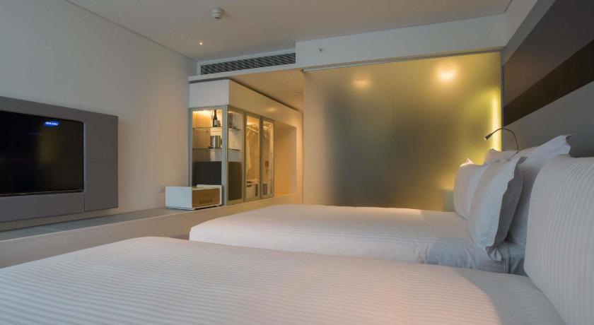 Image of Deluxe Executive Room, Lounge Access, 2 Double Size Beds, High Floor 5