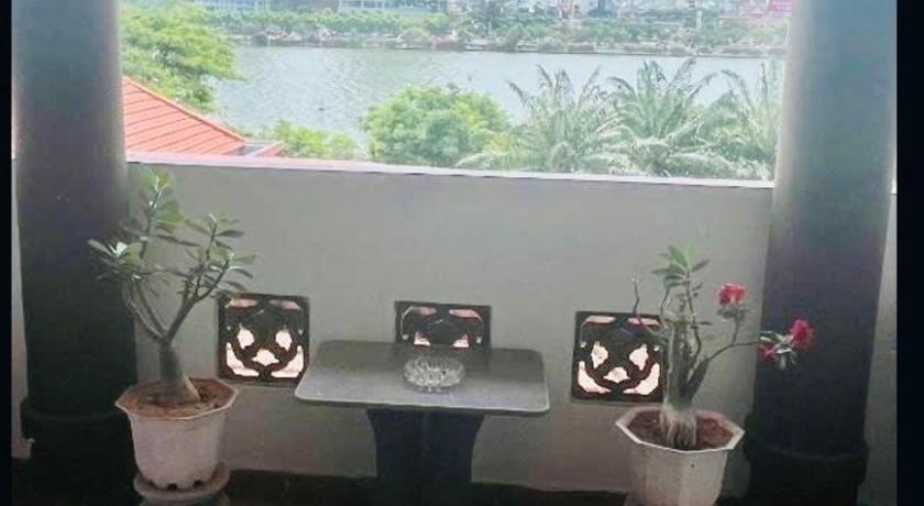 Image of Apartment 8