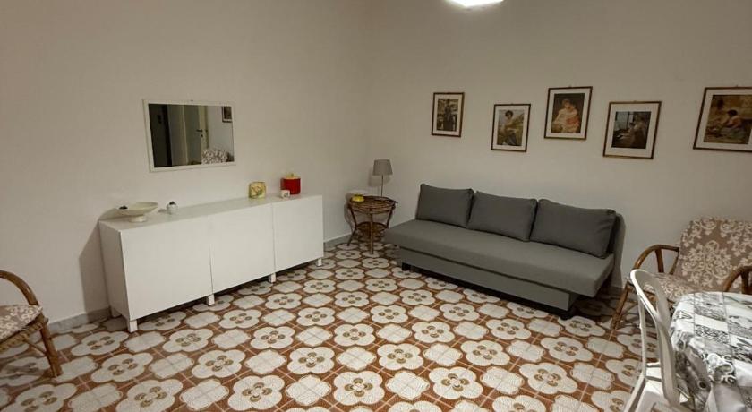 Apartment with sea access