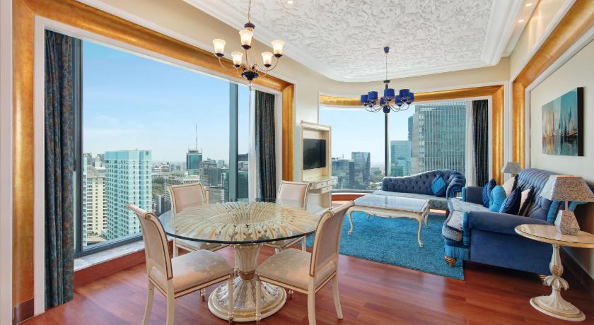 Image of 1-Bedroom Deluxe Modern or Classic Style 1