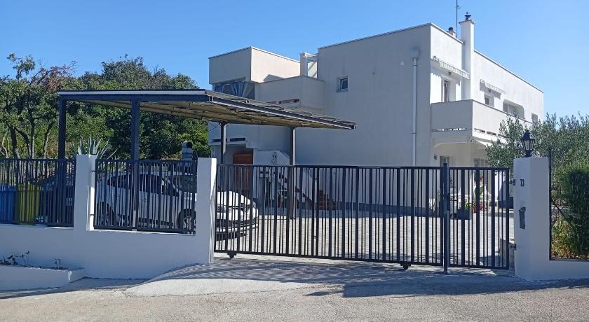 Lovorka Apartmani