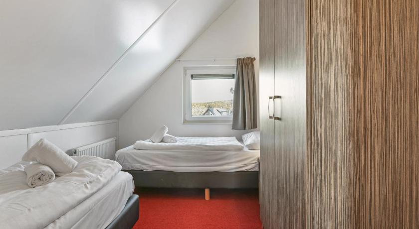 Image of Four bedroom chalet 14