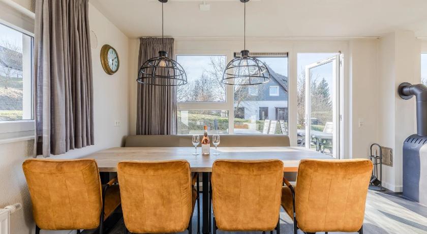Image of 4 Bedroom Chalet 0