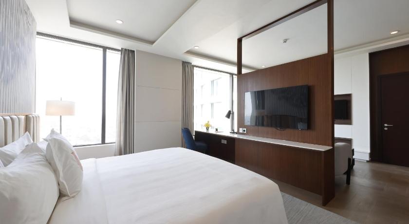 Image of Executive Suite 6