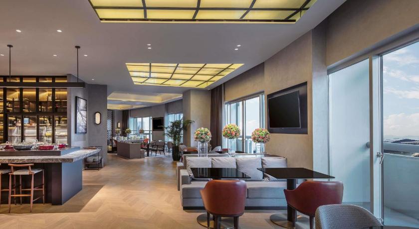 SIGNATURE GOLD SUITE, 1 King, 2 balconies &&nbsp;Fairmont&nbsp;Gold Lounge accessの画像 6