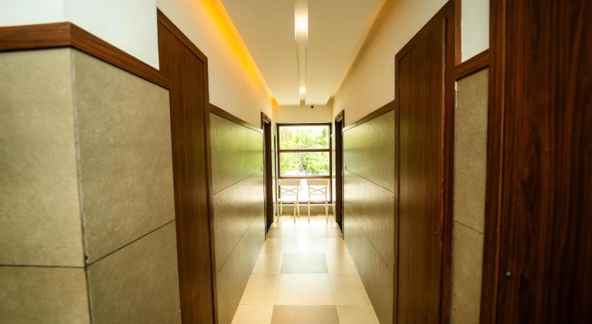 Shree Akshayams - Authentic Veg Restaurant & Hotel - image 10