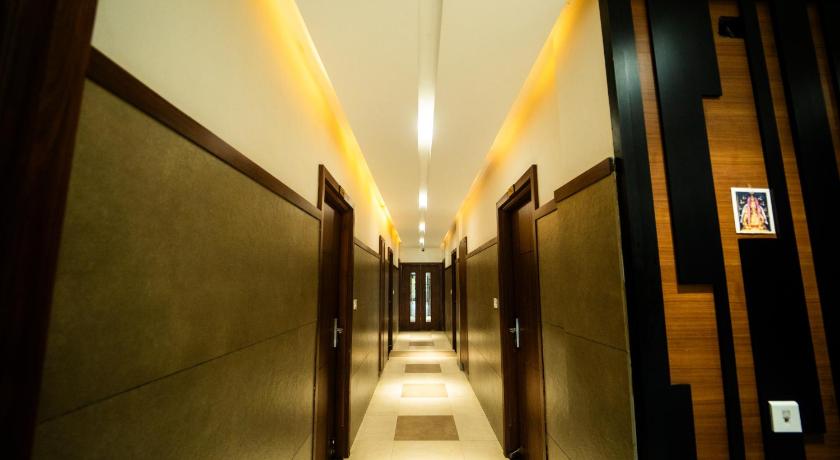 Shree Akshayams - Authentic Veg Restaurant & Hotel - image 7