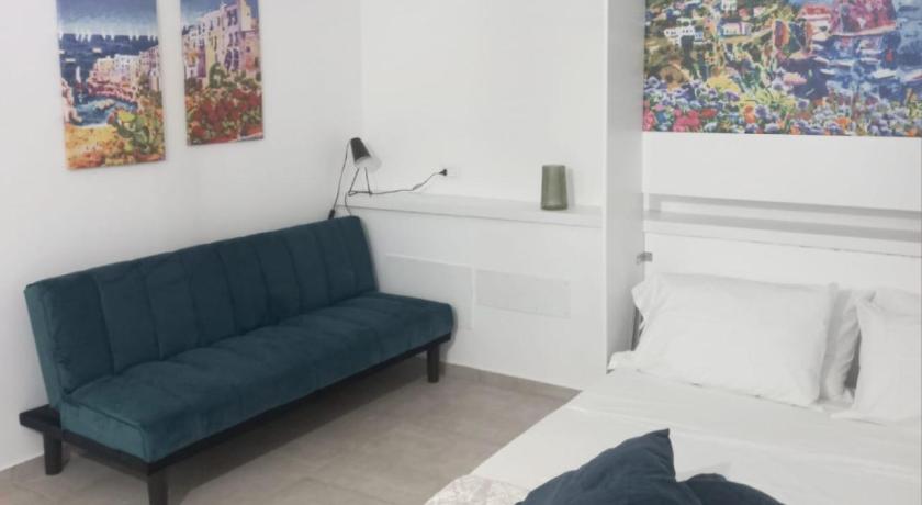 Room via Florio