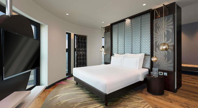 Image of Presidential King Suite with Airport View and 20% discount on food, beverages, spa and laundry | Complimentary one way airport transfer | Lounge access and cocktail hours 0