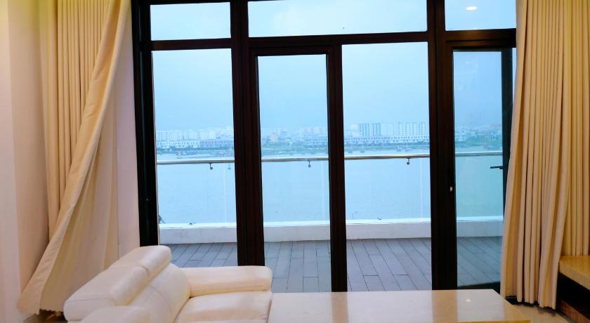 岘港 Night Sky Hotel Da Nang 2星级 酒店 泳池