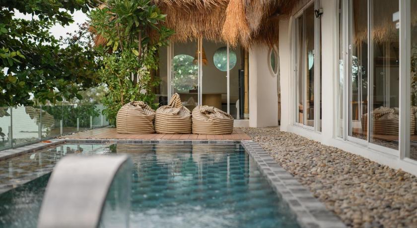 The Sea Breeze Pool Villa Bangphra Bangsaen - image 14