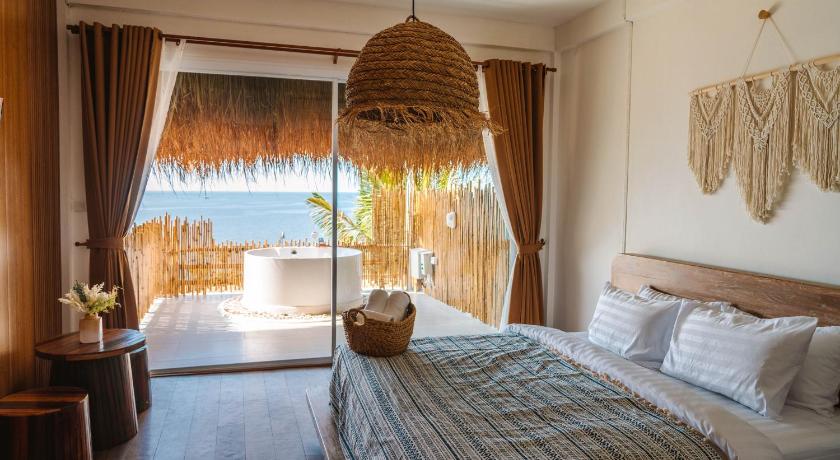 The Sea Breeze Pool Villa Bangphra Bangsaen - image 11
