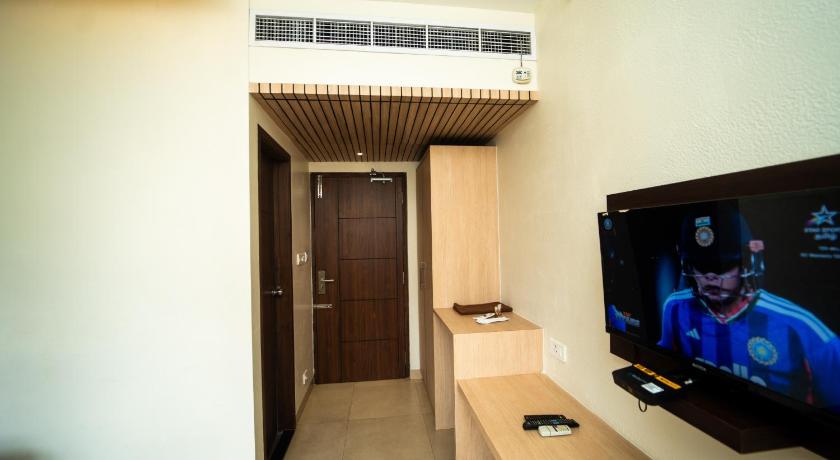 Shree Akshayams - Authentic Veg Restaurant & Hotel - image 15