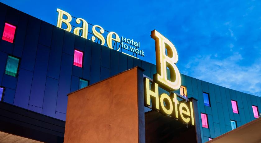 Base Hotel