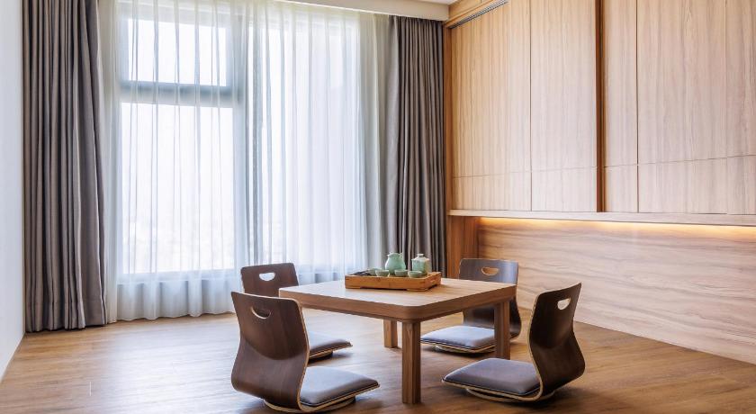 Image of Japanese Suite 8