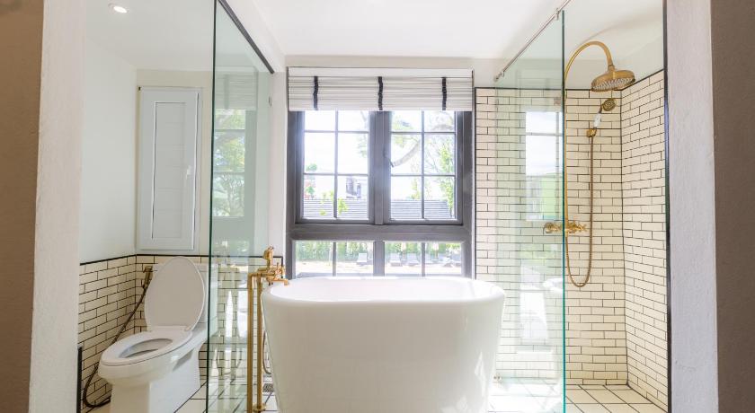Image of Double Room with Pool View 3