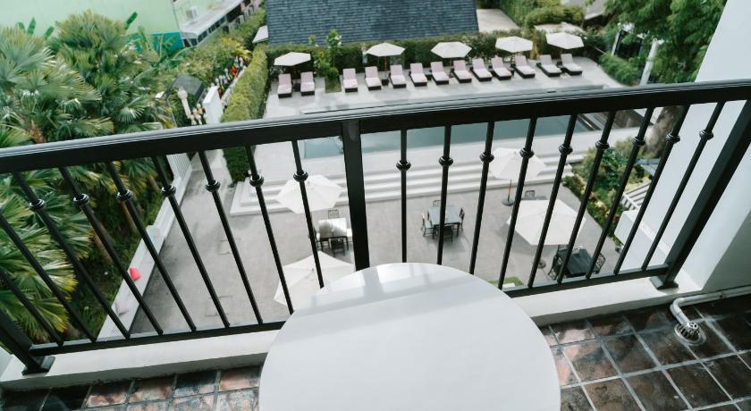 Image of Double Room with Pool View 8