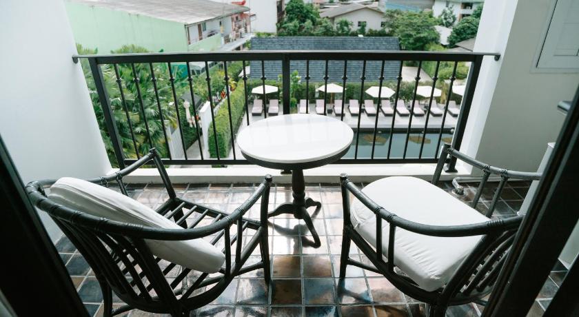 Image of Double Room with Pool View 1