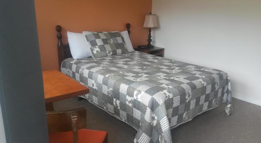 Cornerstone Motel photo