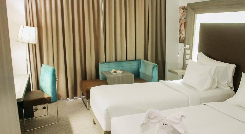 Image of Superior Room with 2 Twin Beds 9
