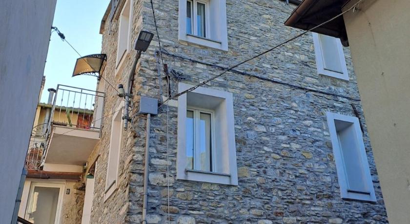 Rustico in pietra 16mo secolo