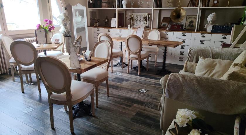 Chez Madame - image 3