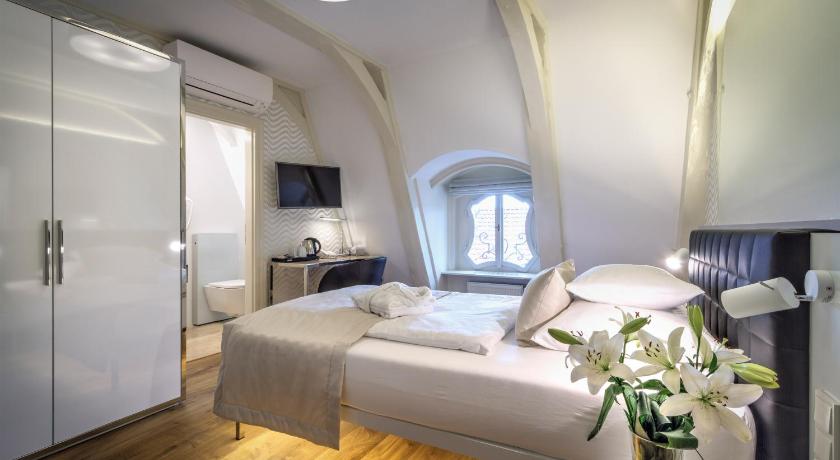 Image of Standard Single Room 3