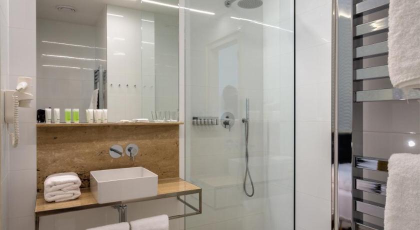 Image of Standard Single Room 4