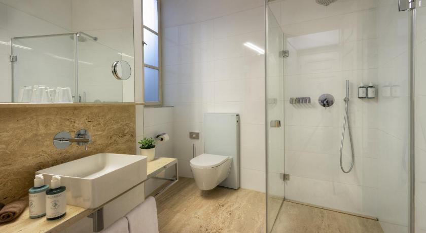 Image of Standard Double Room 11