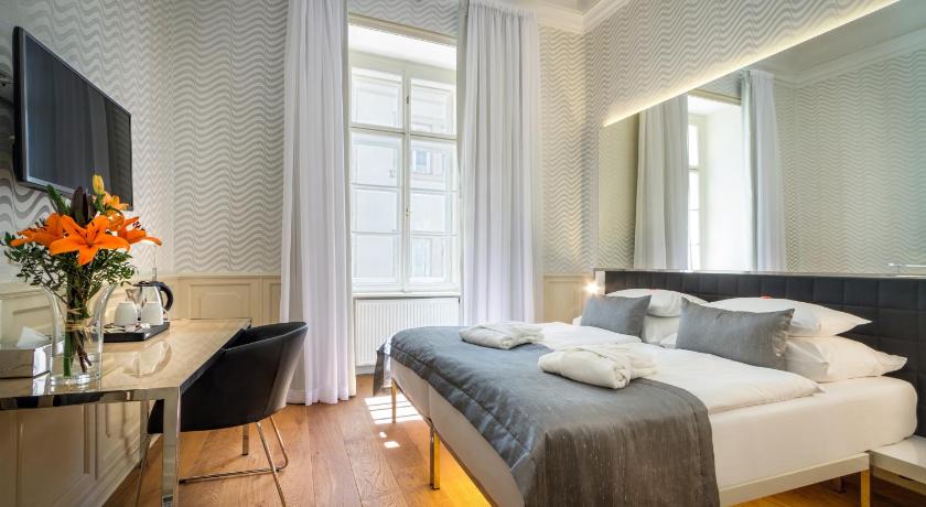 Image of Standard Double Room 4