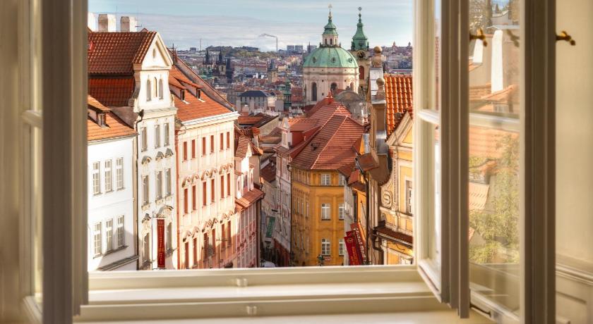 Image of Deluxe Double Room with City View 13