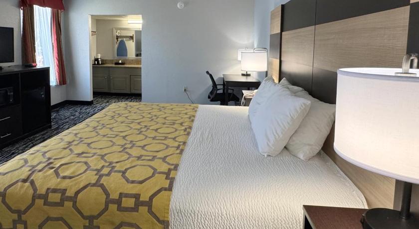 Image of 1 King Bed Non-Smoking 1