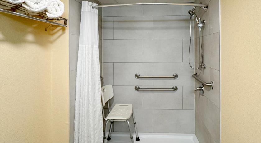 Image of 2 Queen Beds Accessible Room Non-Smoking 6