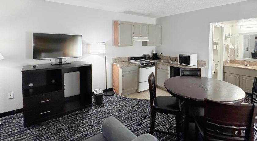 Image of 2 Queen Beds Superior Suite Non-Smoking 5