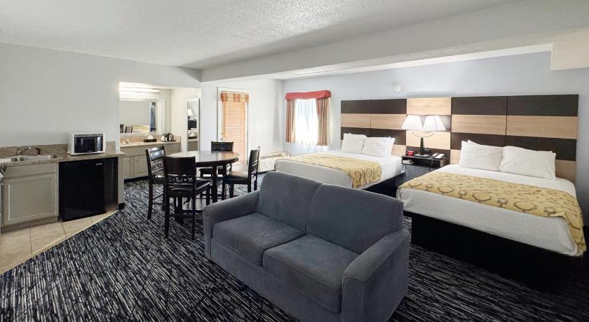 Image of 2 Queen Beds Superior Suite Non-Smoking 0