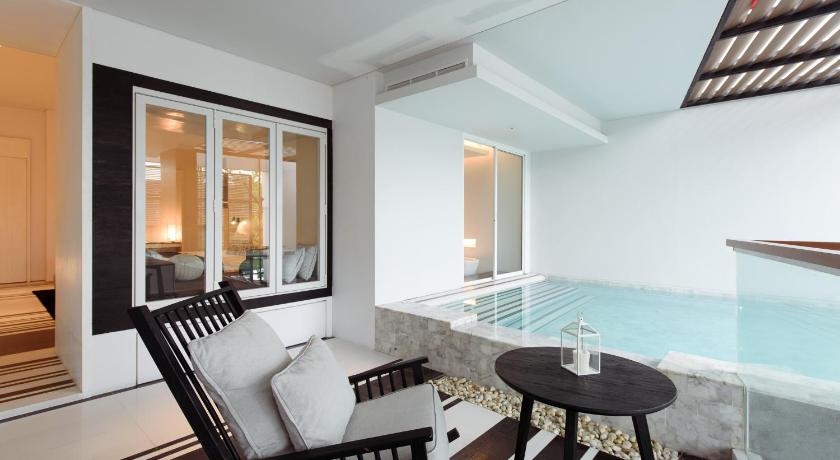 Image of Pool Suite 3