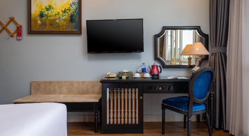 Image of Suite with Balcony 5