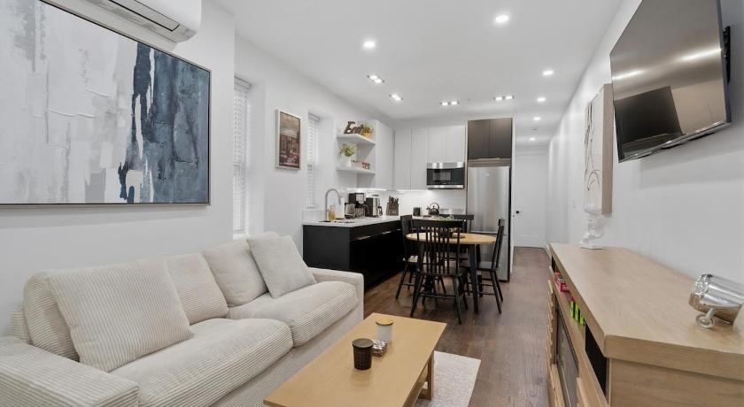Luxury 2BR Escape PATH to NYC and MetLife Stadium